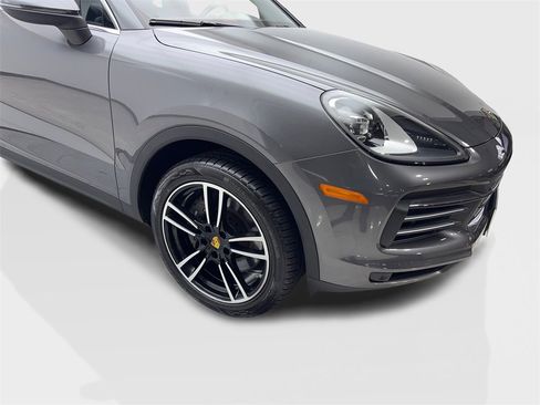 Used 2022 Porsche Cayenne image 17
