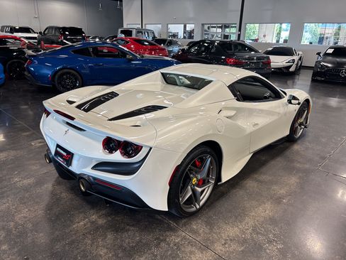 Used 2022 Ferrari F8 Tributo RWD image 3