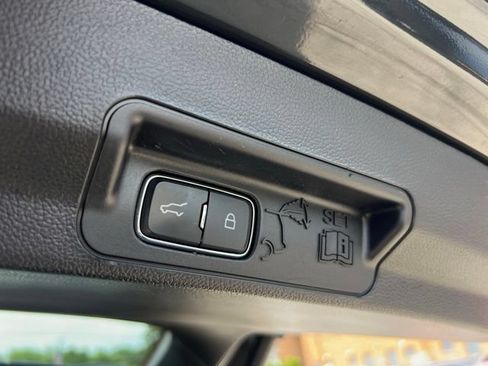 Certified 2022 Ford Explorer XLT w/ Equipment Group 202A AWD/4WD image 23