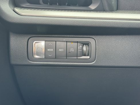 New 2026 Chevrolet Traverse LT w/ Midnight/Sport Edition AWD/4WD image 30