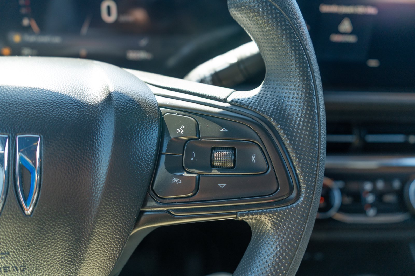 Used 2024 Buick Envista Preferred FWD image 28