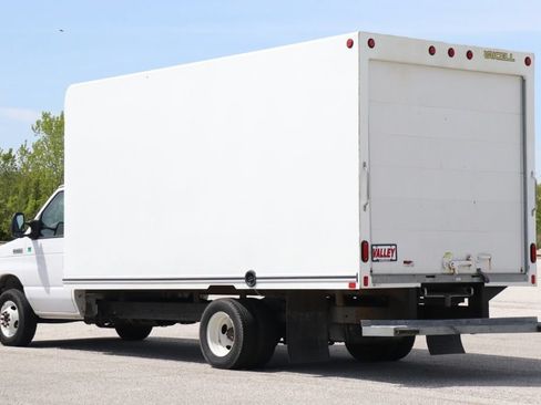 Used 2023 Ford E-450 and Econoline 450 Super Duty RWD image 7