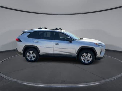 Used 2025 Toyota RAV4 LE image 9