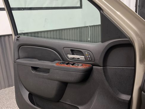 Used 2013 Chevrolet Tahoe LTZ image 20