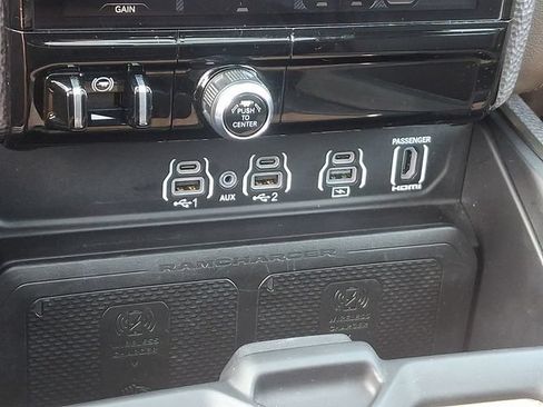 Used 2025 RAM 1500 Limited AWD/4WD image 15
