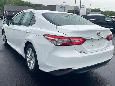Used 2018 Toyota Camry LE w/ Convenience Package FWD image 3