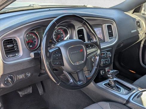 Used 2022 Dodge Charger SXT image 10