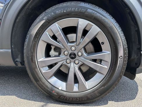 Used 2026 Ford Explorer Active w/ Active Comfort Package AWD/4WD image 7