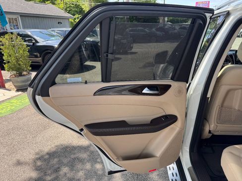 Used 2017 Mercedes-Benz GLE 350 4MATIC image 40