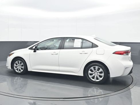 Used 2024 Toyota Corolla LE FWD image 3