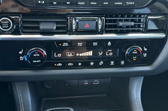 Used 2023 Nissan Pathfinder Platinum w/ Cargo Package AWD/4WD image 22