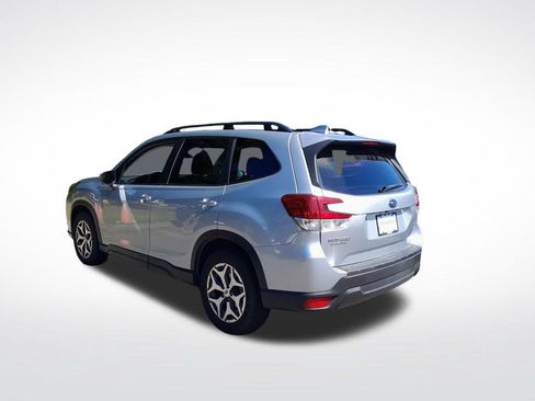 Used 2022 Subaru Forester Premium AWD/4WD image 6