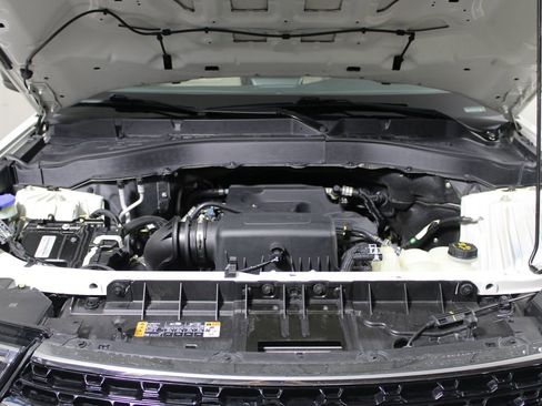 Used 2020 Ford Explorer XLT w/ Equipment Group 202A image 7