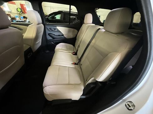 Used 2023 Chevrolet Traverse LS FWD image 28