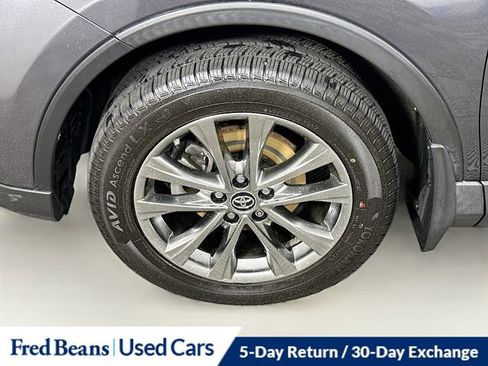 Used 2018 Toyota RAV4 Limited w/ Carpet Mat Package AWD/4WD image 22