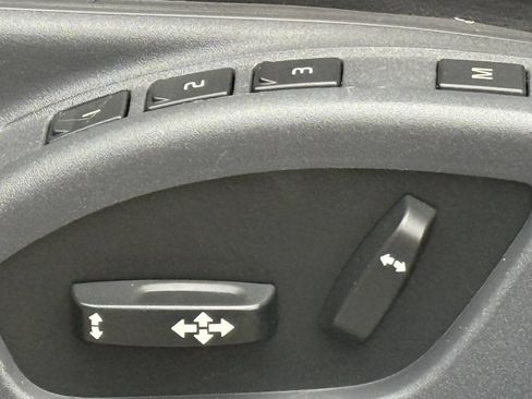 Used 2012 Volvo S60 T6 R-Design image 8