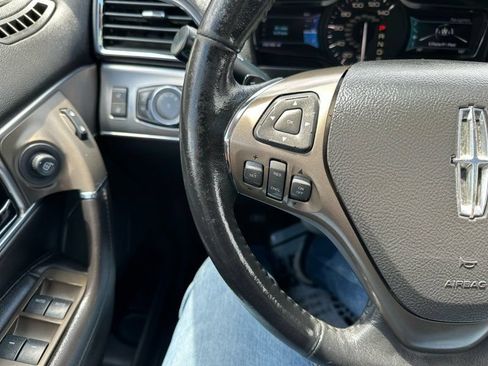 Used 2013 Lincoln MKX AWD image 13