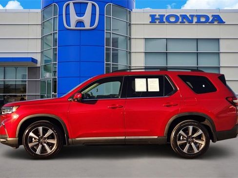 Certified 2023 Honda Pilot Elite image 3