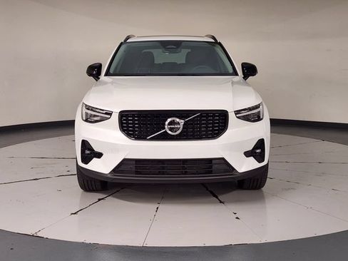 Certified 2026 Volvo XC40 B5 Plus AWD/4WD image 9