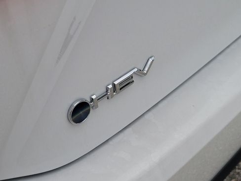 Used 2026 Toyota Camry SE FWD image 7
