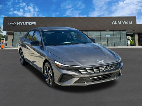 Certified 2025 Hyundai Elantra Sport image 3