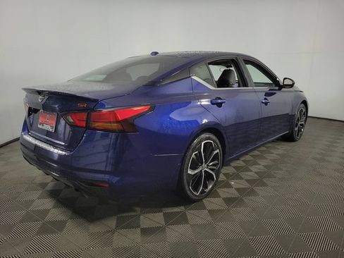 Used 2023 Nissan Altima 2.5 SR w/ SR Premium Package FWD image 9