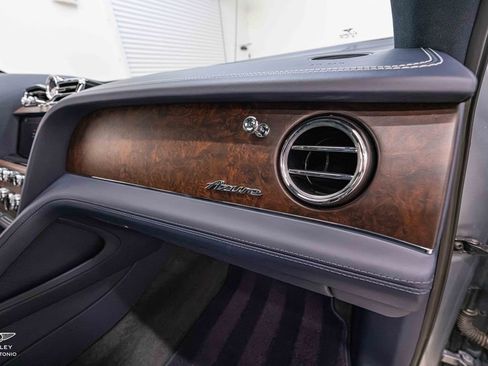 Used 2023 Bentley Bentayga AWD/4WD image 33