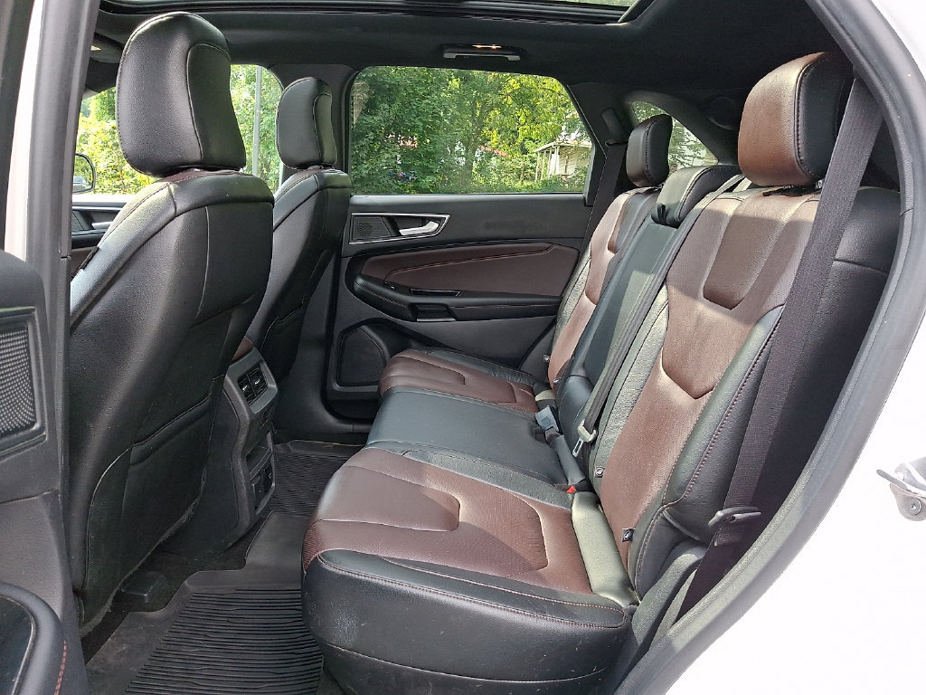 Used 2020 Ford Edge Titanium w/ Equipment Group 301A AWD/4WD image 11
