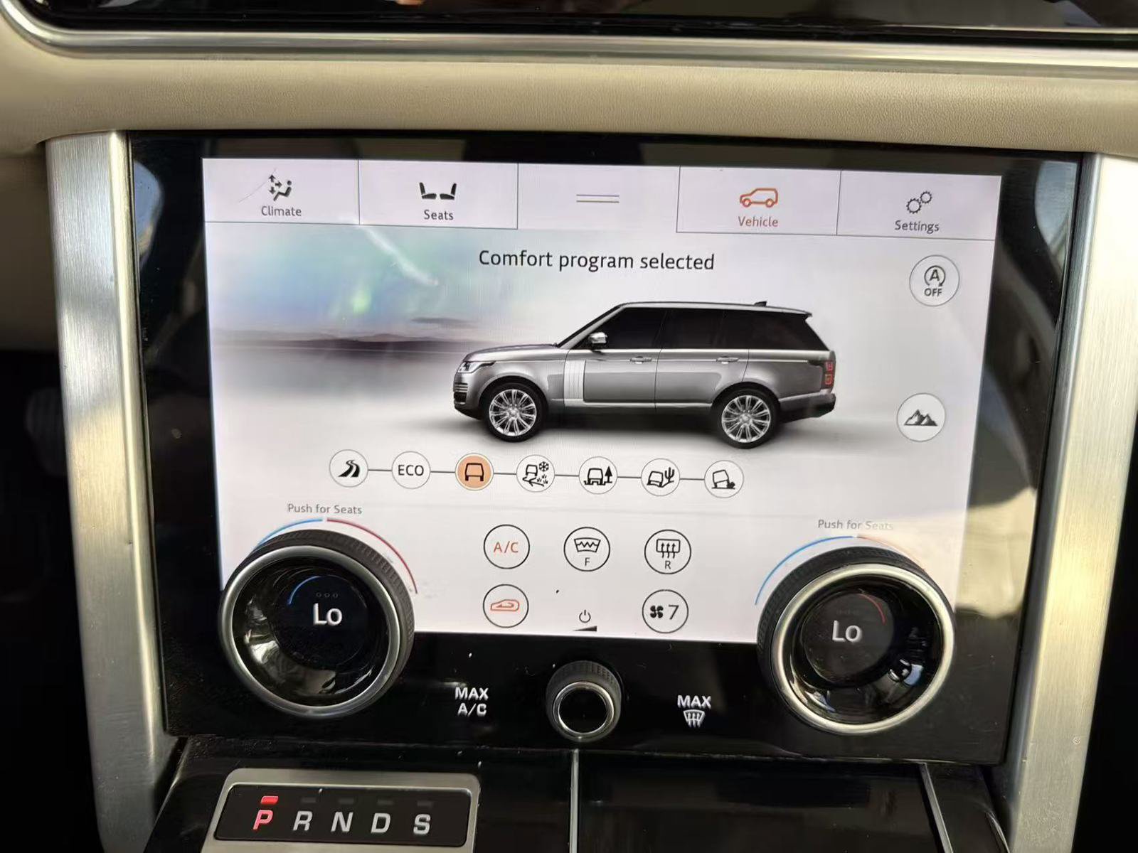 Used 2019 Land Rover Range Rover HSE AWD/4WD image 15