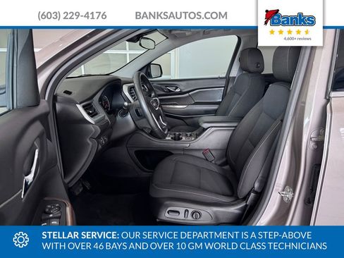 Certified 2023 GMC Acadia SLE w/ Driver Convenience Package image 8