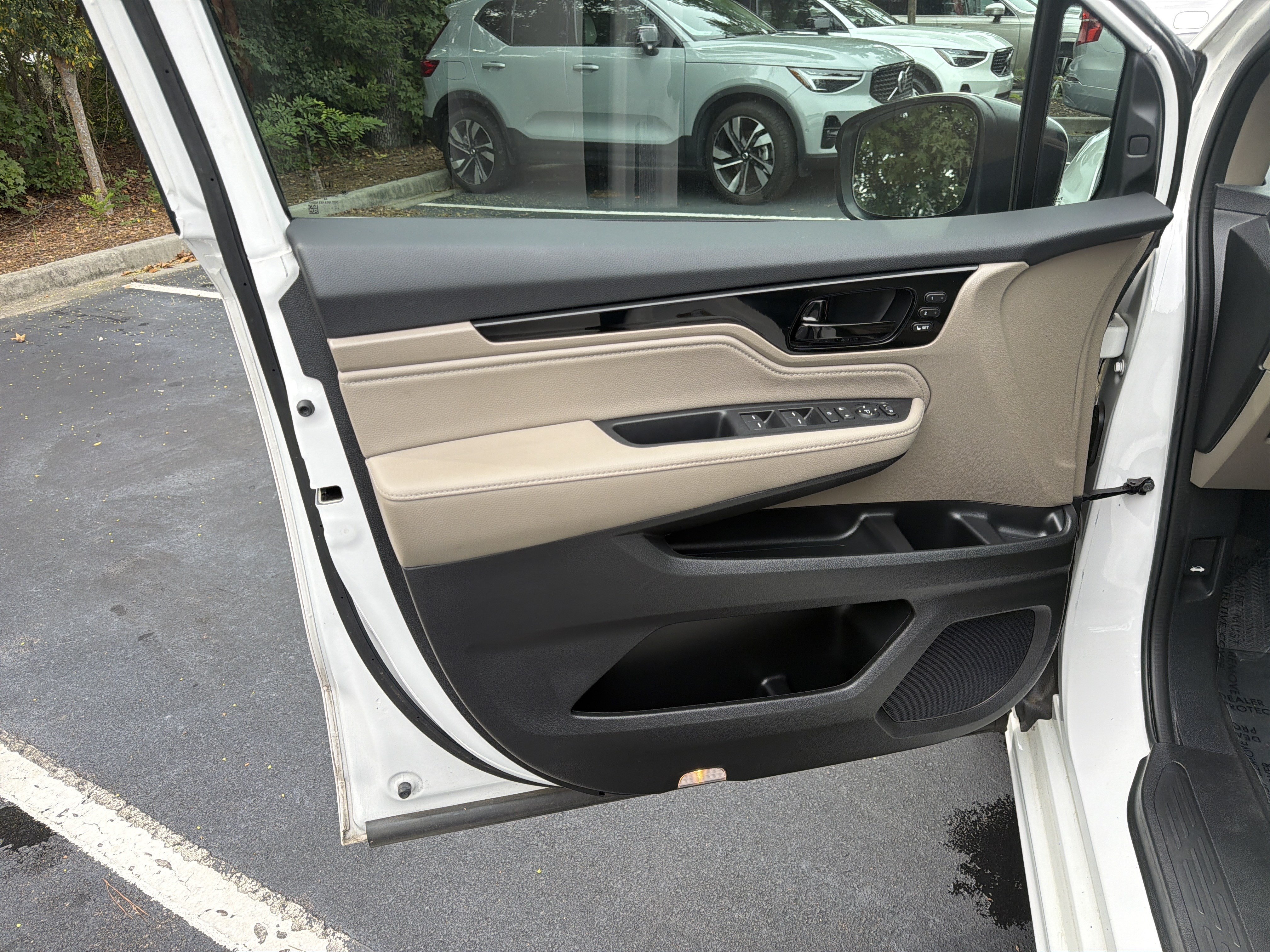 Used 2023 Honda Odyssey Touring image 14