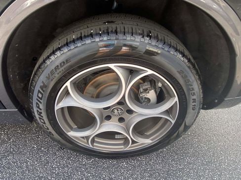 Used 2024 Alfa Romeo Stelvio Ti image 20