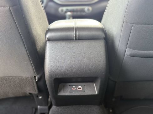 Used 2024 Nissan Altima 2.5 SV FWD image 24