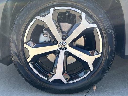 New 2026 Volkswagen Tiguan SE FWD image 6