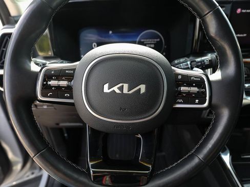 Used 2022 Kia Sorento SX FWD image 16