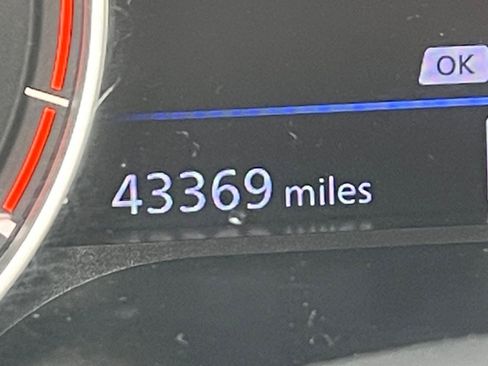 Used 2025 Nissan Altima 2.5 SV image 41