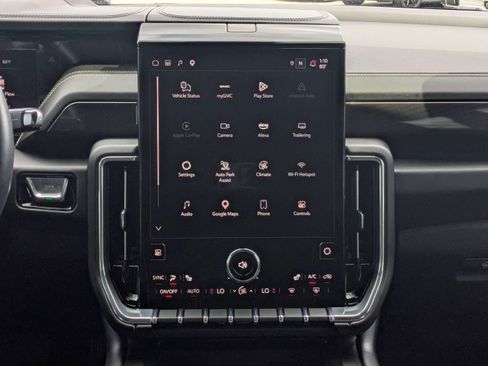 Used 2025 GMC Yukon XL Elevation image 20