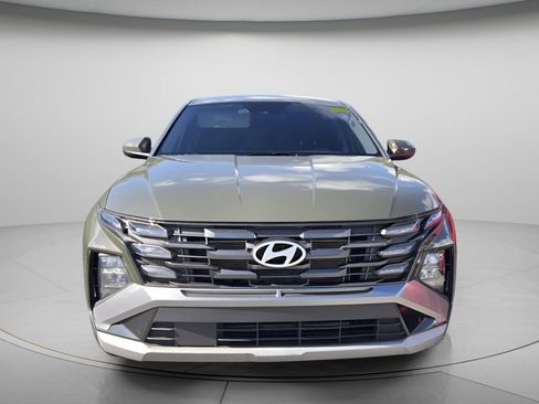 Used 2025 Hyundai Tucson SE FWD image 3