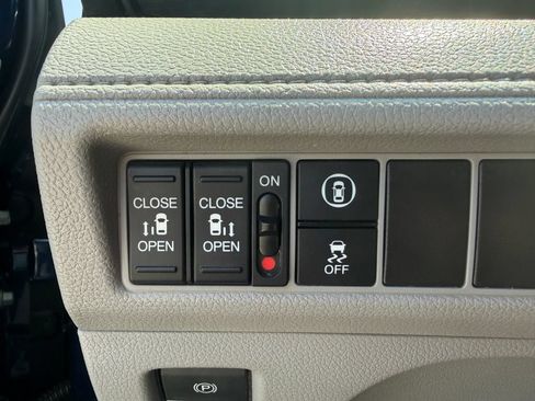 Used 2023 Honda Odyssey EX image 14