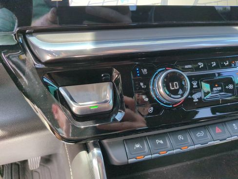 Used 2022 GMC Sierra 1500 Denali Ultimate AWD/4WD image 31