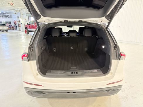 Used 2025 Lincoln Nautilus Premier w/ Jet Appearance Package image 27