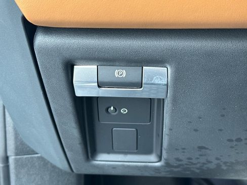 Used 2020 Land Rover Defender 110 X AWD/4WD image 33