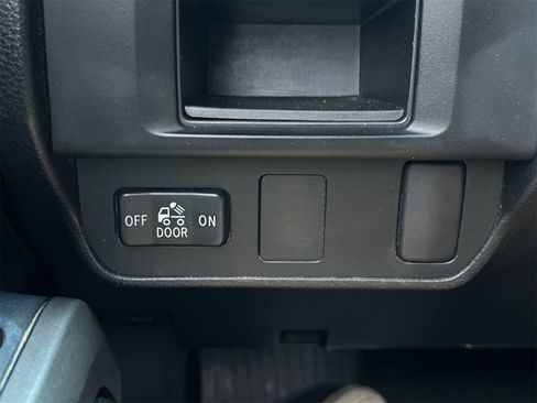 Used 2016 Toyota Tacoma SR5 image 27