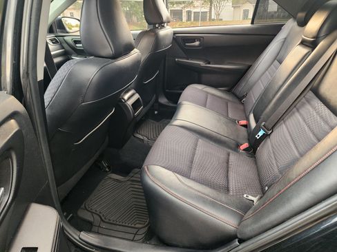 Used 2015 Toyota Camry SE FWD image 16