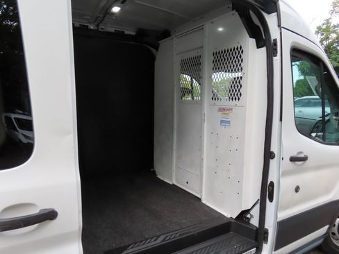 Used 2018 Ford Transit 250 148 Medium Roof RWD image 18