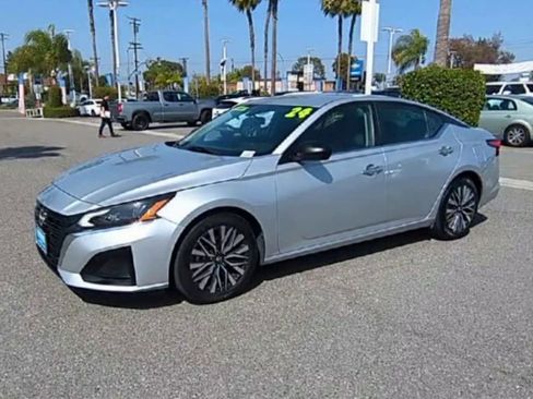 Used 2024 Nissan Altima 2.5 SV FWD image 4