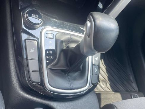 Used 2023 Kia Seltos S w/ Navigation Package AWD/4WD image 18