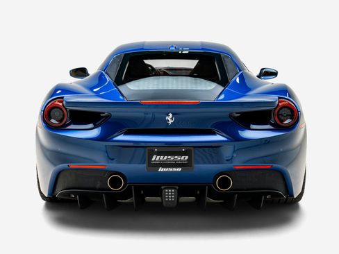 Used 2017 Ferrari 488 GTB RWD image 12