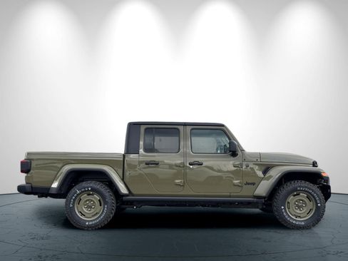 New 2026 Jeep Gladiator Sport AWD/4WD image 3