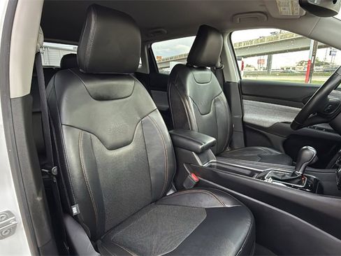 Used 2022 Jeep Compass Latitude image 34